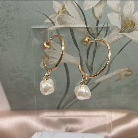 NWT 4 Pair Pearl Gold Hoop & Stud Set - Picture 2 of 4